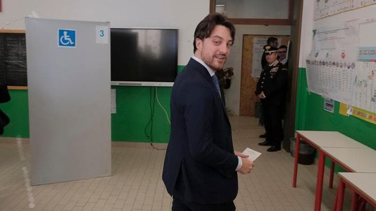 Dai Giovani padani a governatore del Veneto: chi è Alberto Stefani, l’enfant prodige della Lega