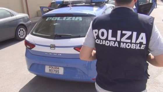 Firenze, sola in casa cade, chiede aiuto ma nessuno la sente: salvata 