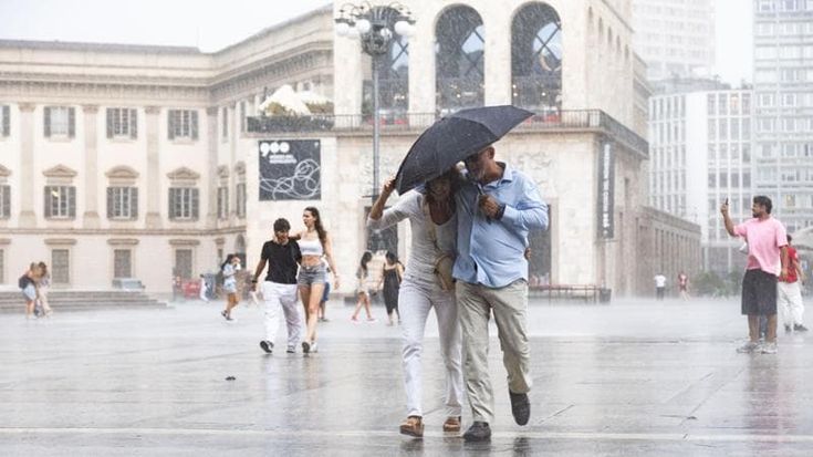 Meteo a Milano, dopo la pioggia temperature in calo. Ma continuano le notti tropicali