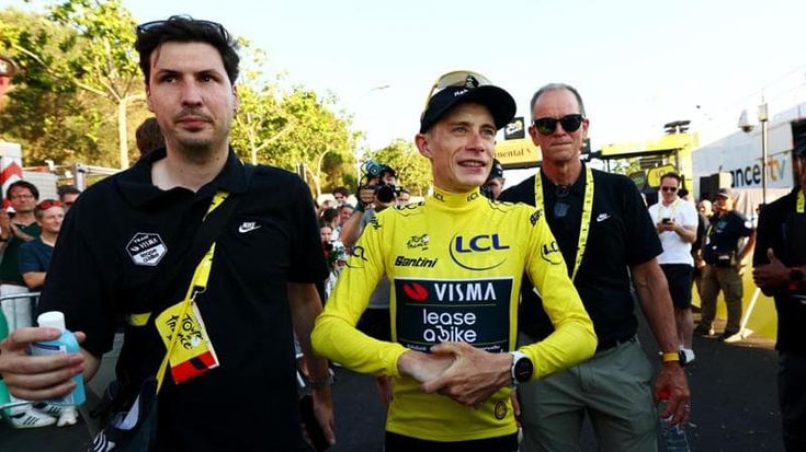 Vingegaard prima maglia gialla del Tour: Pogacar è terzo nella cronosquadre dietro Ganna
