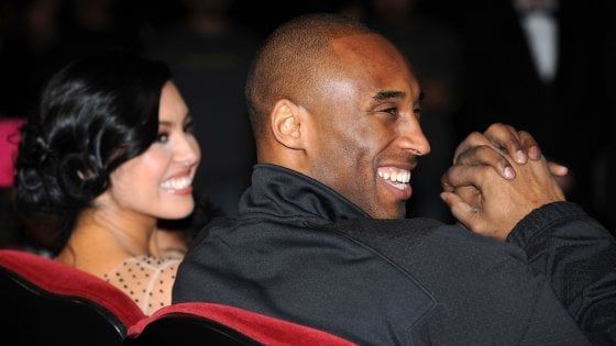 Kobe Bryant, le prime parole della moglie Vanessa Laine: "Devastati, pregate per noi"