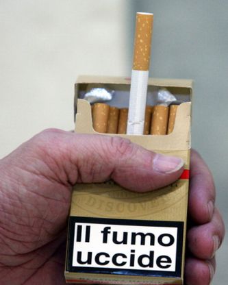 Giornata senza tabacco, l'Oms ai governi: "Pi&ugrave; tasse su sigarette per ridurre consumo"