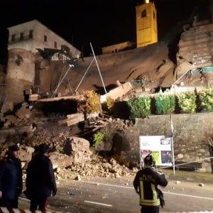 Tregua nel maltempo ma  nel'Astigiano crolla un muraglione travolgendo un campetto d'oratorio