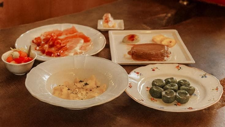 Mangiare bene spendendo il giusto: i 23 ristoranti più convenienti della Lombardia