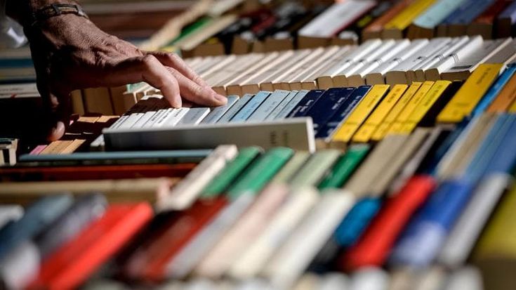Un anno intero in libreria per prendersi una pausa dal frenetico mondo social