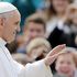 Solenne ma sobria, la cerimonia per il Papa buono e il Papa polacco voluta da Francesco
