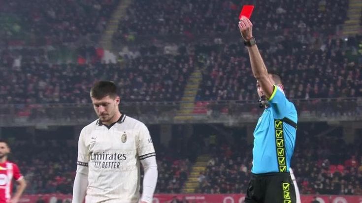 Jovic espulso durante Monza-Milan: cosa è successo