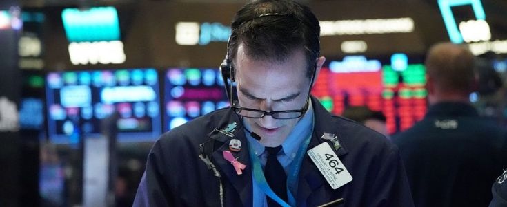 Le Borse Ue faticano dopo il crollo. Piazza Affari +7%, spread in calo. Bce e Commissione Ue promettono interventi. Vola l'America