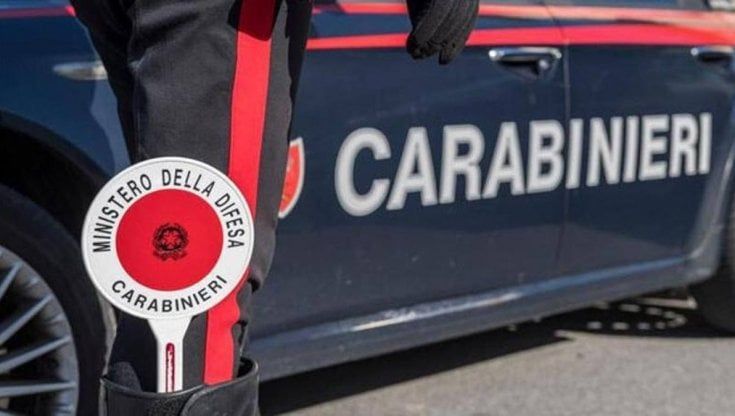 Deturpa e danneggia auto: denunciato 32enne a Roccabianca