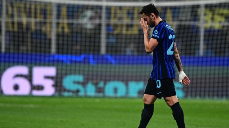 Inter, guaio Çalhanoglu. Il centrocampista turco salterà le prossime cinque partite
