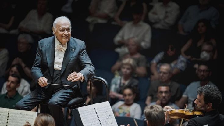 I 90 di Zubin Mehta: “Ho imparato il tedesco con le ragazze. E che buone le lasagne di Sophia Loren”