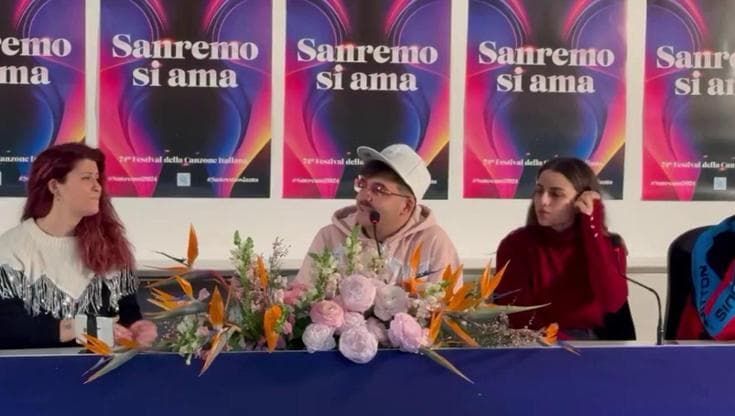 Sanremo, Geolier commenta i fischi all'Ariston: "È stato difficile esibirmi"