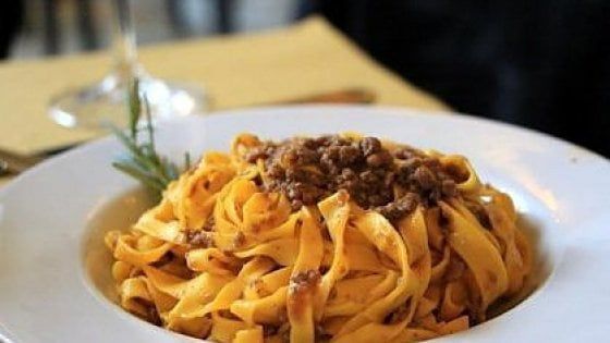 Sulle rive del lago tortelli, crescentine e prezzi onesti
