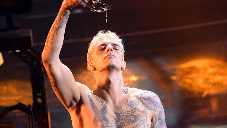 Sanremo 2022, Achille Lauro e le polemiche della Chiesa. Ma l'Osservatore Romano dice: "Il Vangelo era più trasgressivo"