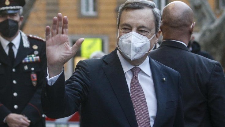 Draghi a Firenze al teatro del Maggio: "Non prolungheremo lo stato d'emergenza"