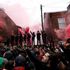 Incidenti prima di Liverpool-Roma, in coma il tifoso dei Reds. Arrestati due ultrà giallorossi. Uefa minaccia punizioni durissime