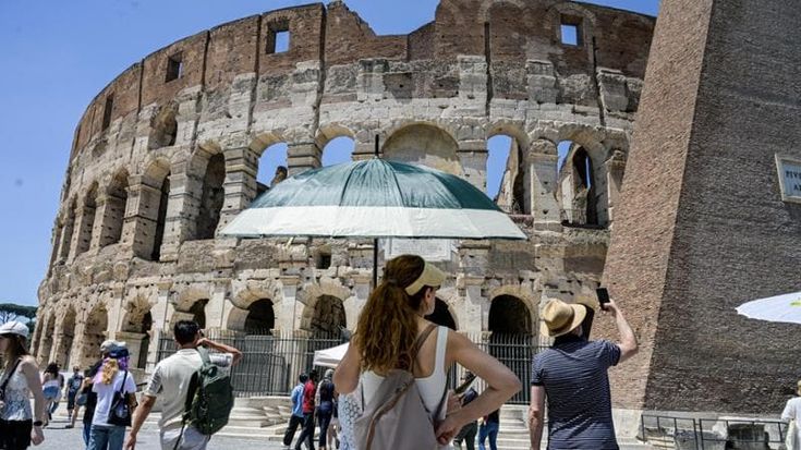Roma, caldo tropicale a maggio: scatta il bollino rosso,stop ai lavori sotto il sole