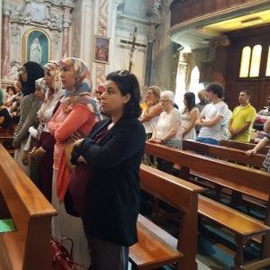 Nel paese della coppia ferita a Nizza l'abbraccio più bello tra cristiani e musulmani