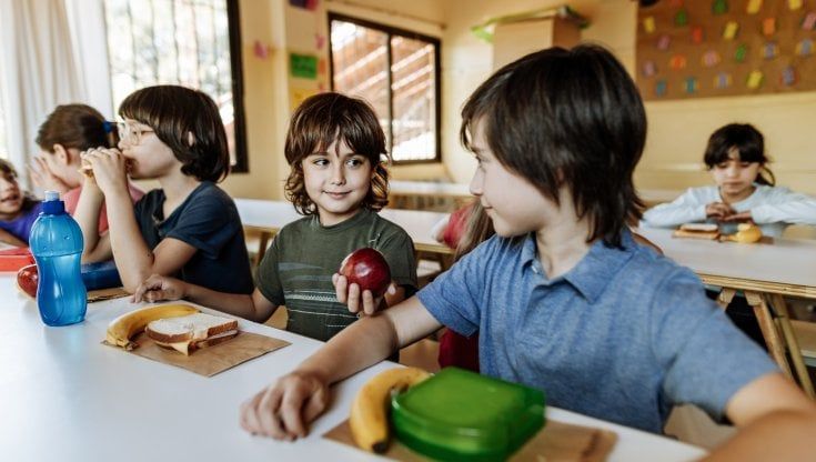 Meno carne in mensa. Sempre più bambini scelgono a scuola il pasto vegetariano