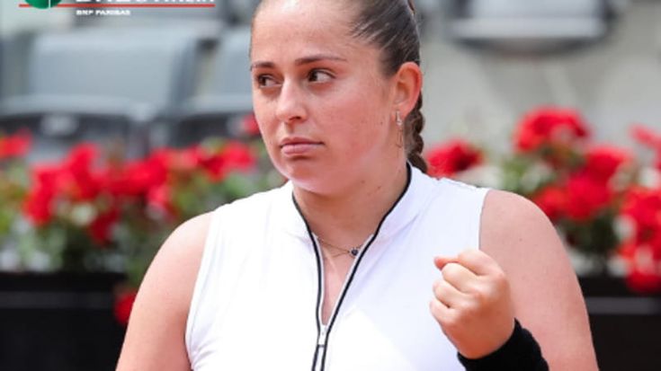 Internazionali di tennis, Ostapenko vittima di body shaming: “Ti sei divorata l’avversaria?”