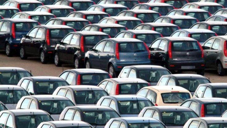 Il mercato dell'auto aspetta ancora la ripartenza: maggio è ancora sotto il 2019 del 27,9%