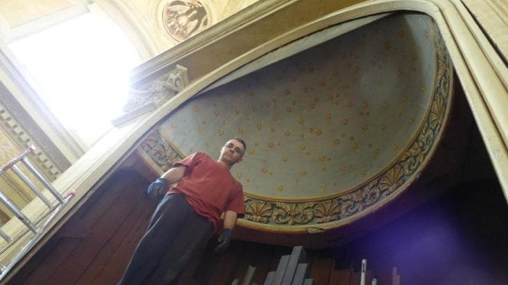 L’artigiano che ridà vita ai suoni di 300 anni fa: “Il mio mestiere in via di estinzione”