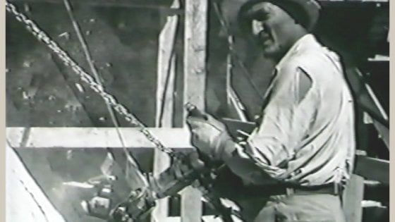 Monte Rushmore, una targa per l'italiano Luigi Del Bianco. Fu lui a intagliare i volti dei quattro presidenti