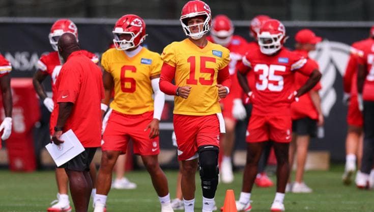 Mahomes ai Chiefs per sempre: contratto da Re Mida per tornare a vincere