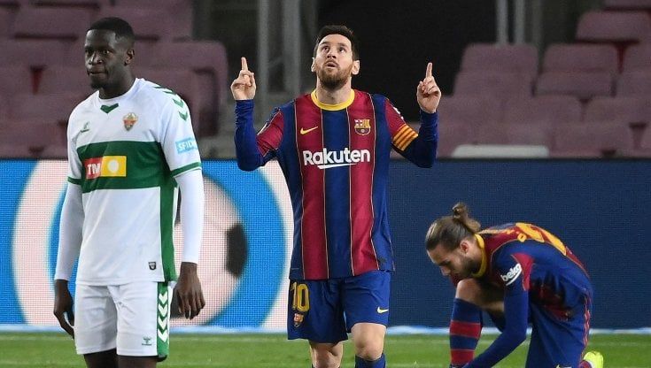 Liga, doppietta di Messi: tris Barcellona all'Elche nel recupero