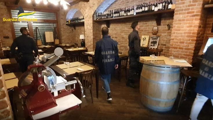 Confiscati beni per 4 milioni a Salvatore Marrazzo, c’è anche la pizzeria Bella Napoli