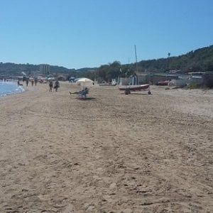 Pensionata violentata in spiaggia ad Ortona da un rifugiato. "Credevo che volesse uccidermi"