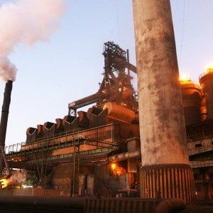 Istat: produzione industriale in calo dello 0,4%