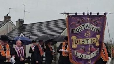 Irlanda del Nord: orangisti&nbsp;pronti a sfilare, cattolici bloccano strada e li fanno tornare indietro