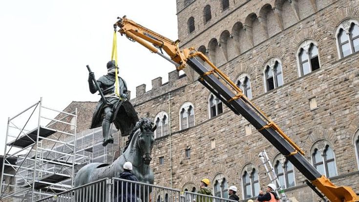 Fine del restauro, Cosimo I de’ Medici torna in sella al suo cavallo