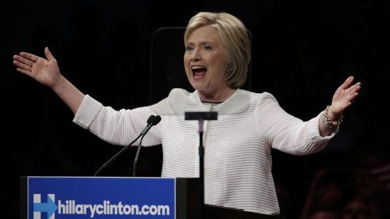 Usa 2016, Hillary è il candidato dem per la presidenza. È la prima donna nella Storia