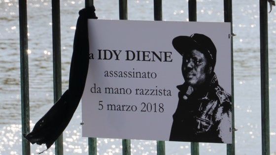 Firenze: "Rimuovete quel cartello Idy non è stato ucciso per razzismo"