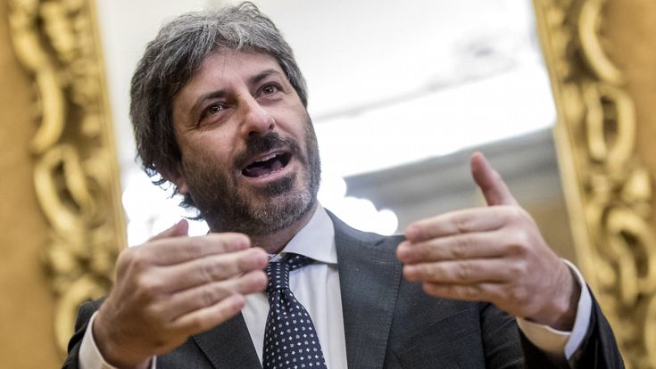 Due partiti tra i 5Stelle. Fico: “Se toccasse a me mi farei processare”