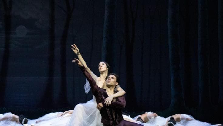 Una “Giselle” da manuale al Massimo, semplice e senza leziosità