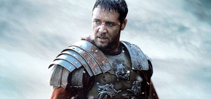 Russell Crowe, un tweet per 'Il gladiatore' al Colosseo: Massimo Decimo Meridio tornerà?