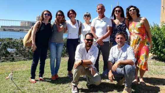 Trapani, il cibo unisce: tavolata multietnica nel centro storico
