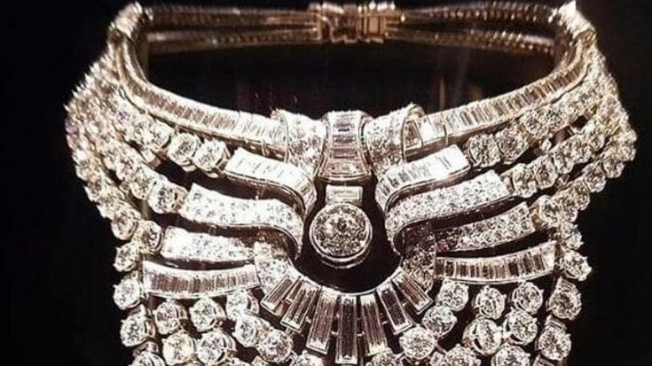 Rubato a Vienna il collier della regina d’Egitto