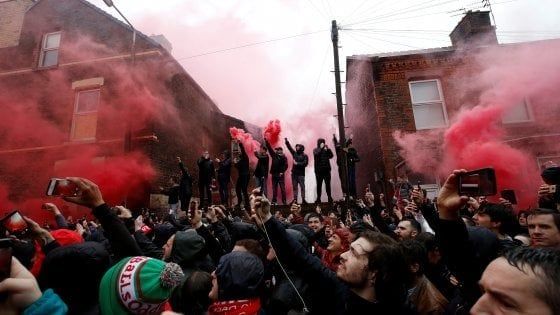 Champions, l'Uefa apre procedimenti disciplinari per Liverpool e Roma dopo la semifinale d'andata 