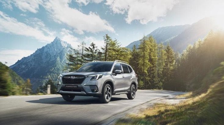 Effetto Forester, il Suv Subaru (ora anche ibrido) che punta sulla tradizione