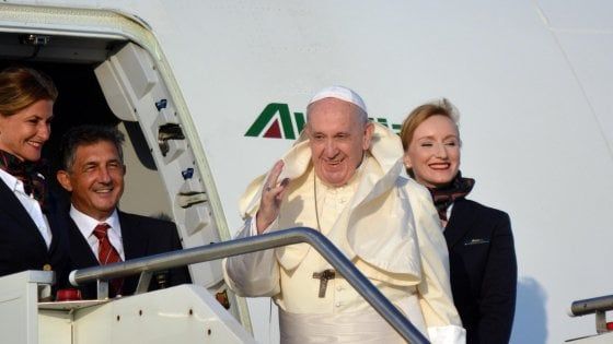Papa Francesco in viaggio verso l'Africa: prima tappa Mozambico 