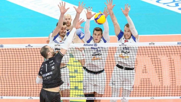 Volley, Superlega: Milano elimina Verona nel preliminare play off. Ai quarti contro Perugia