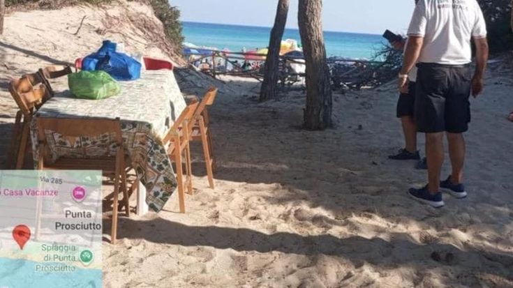 Salento, spunta tavolata della domenica nella riserva marina: multe ai bagnanti. “Surreale”