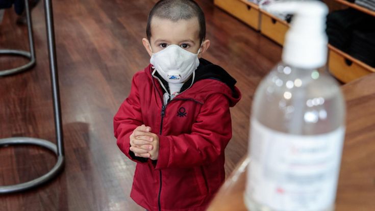 Coronavirus, l'allarme dei pediatri per il ritorno a scuola: "Pochi tamponi disponibili e tante richieste"