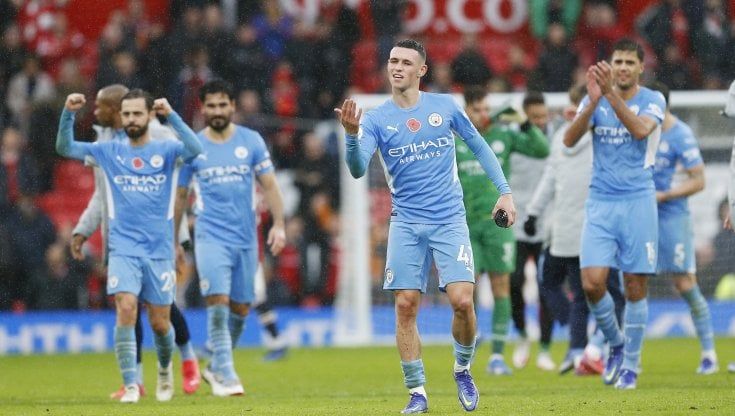Il derby di Manchester è del City, United battuto 2-0. Il Burnley ferma il Chelsea 