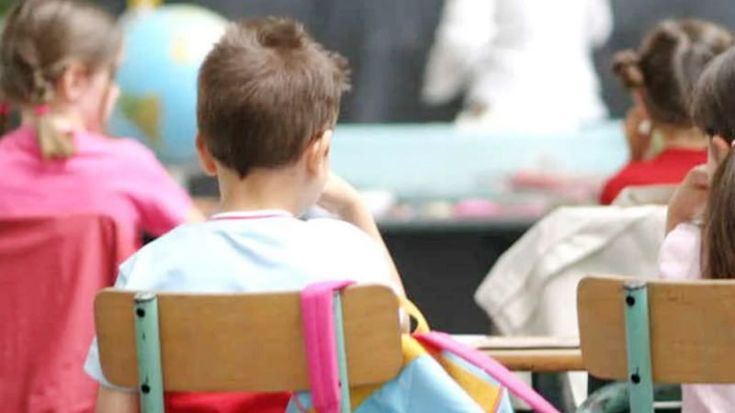 “Un tozzo di pane per farlo stare zitto”. Così il bimbo autistico veniva controllato dalle maestre