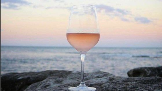 Qualcuno ha detto rosato? L'irresistibile avanzata di un vino da conoscere meglio